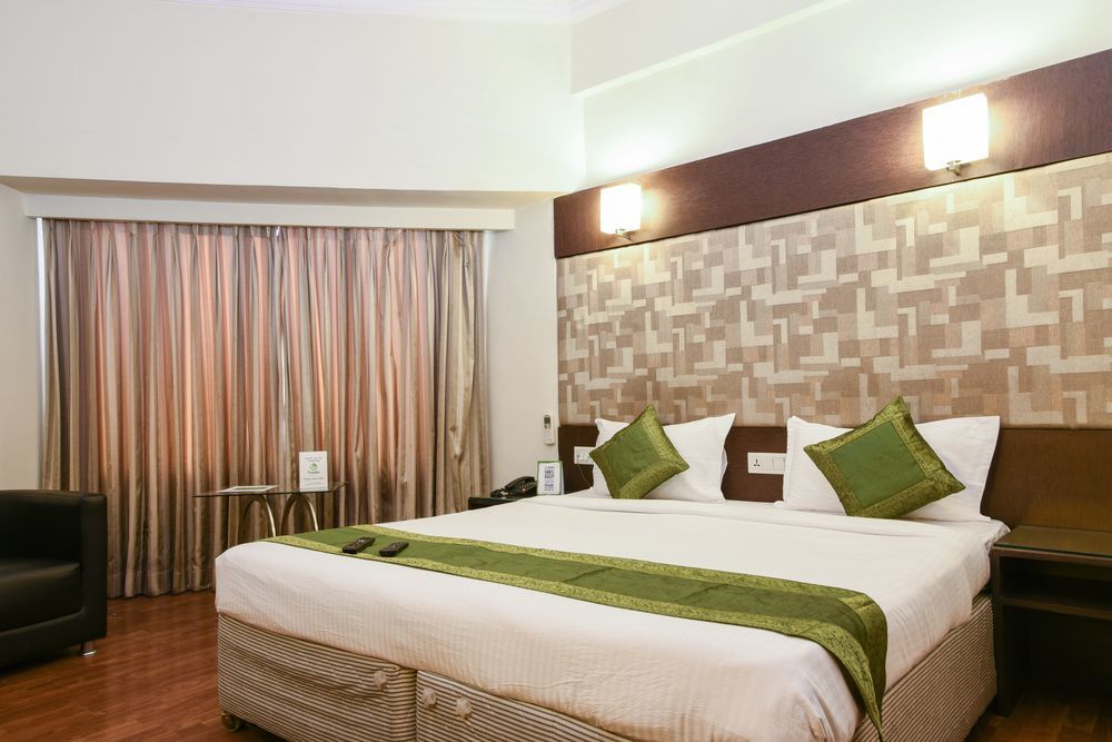 Treebo Trend Wood Bridge Hotel Hyderabad Bagian luar foto