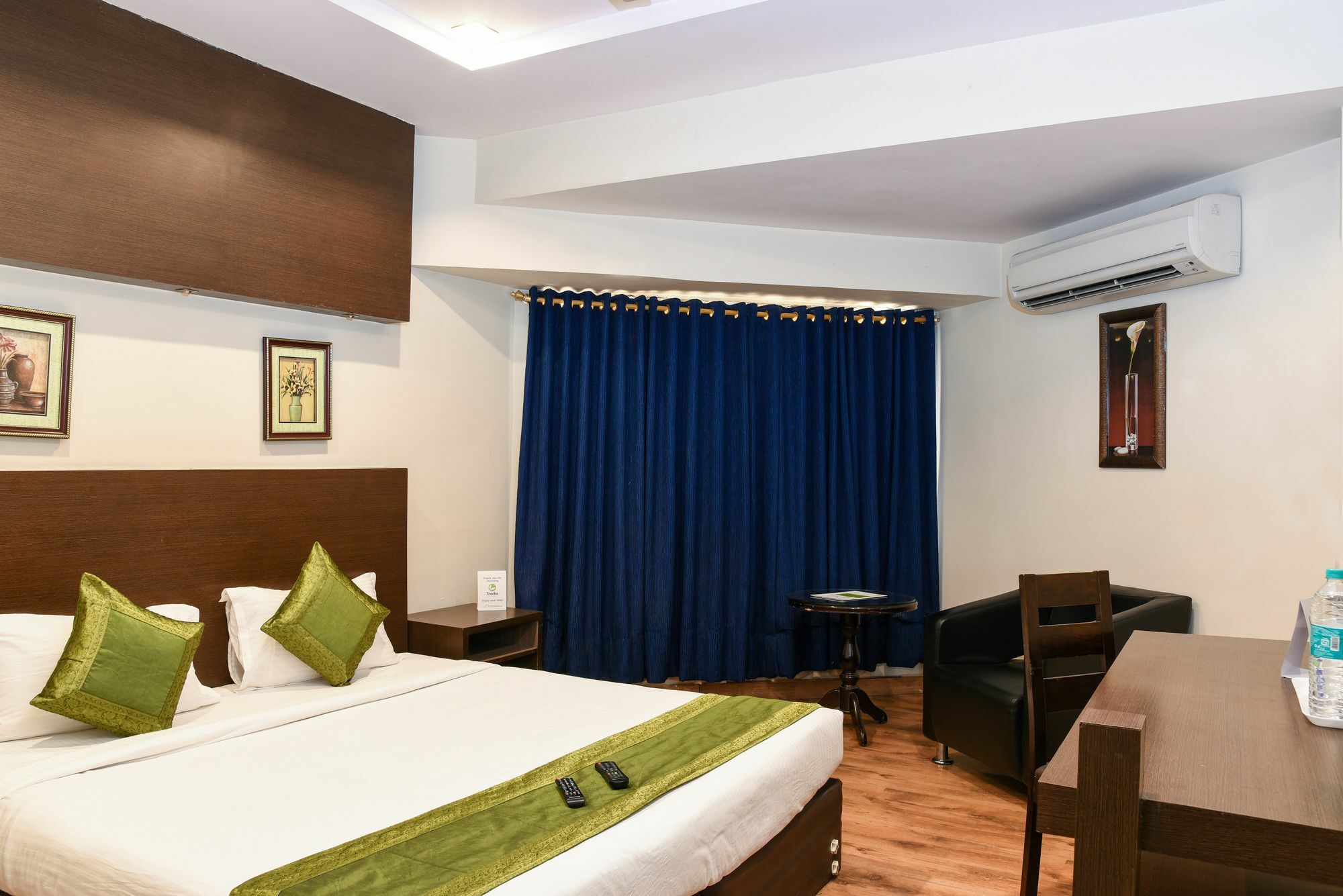 Treebo Trend Wood Bridge Hotel Hyderabad Bagian luar foto
