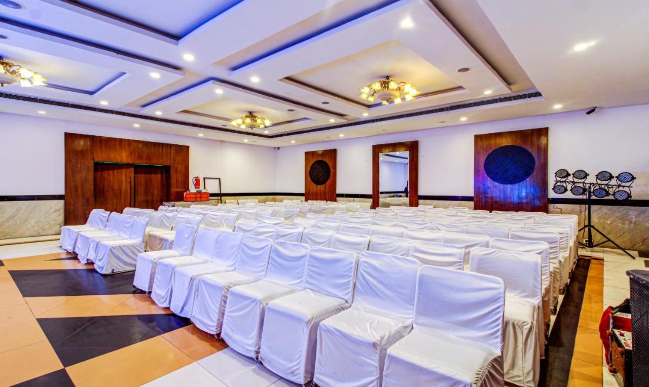 Treebo Trend Wood Bridge Hotel Hyderabad Bagian luar foto